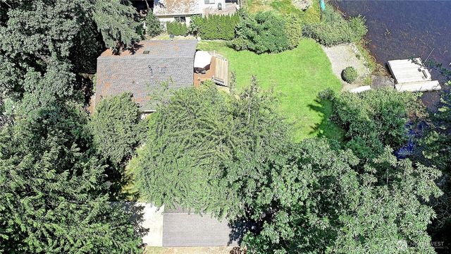 13806 W Lake Kathleen Drive SE, Renton, WA 98059