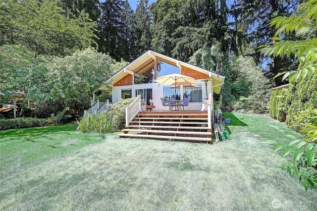 13806 W Lake Kathleen Drive SE, Renton, WA 98059
