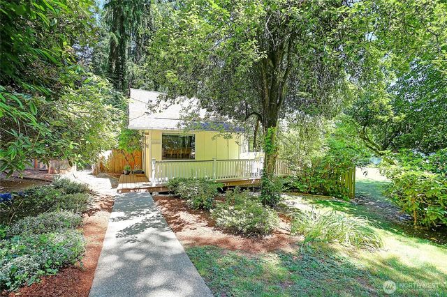 13806 W Lake Kathleen Drive SE, Renton, WA 98059