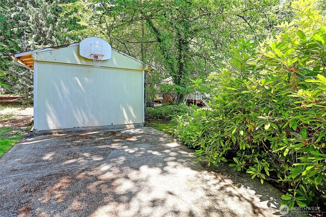 13806 W Lake Kathleen Drive SE, Renton, WA 98059
