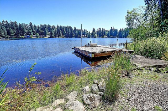 13806 W Lake Kathleen Drive SE, Renton, WA 98059