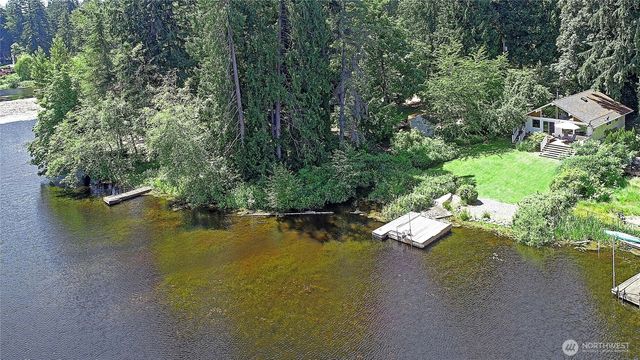 13806 W Lake Kathleen Drive SE, Renton, WA 98059