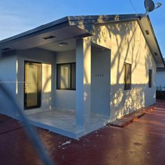 3652 NW 5th St, Miami, FL 33125