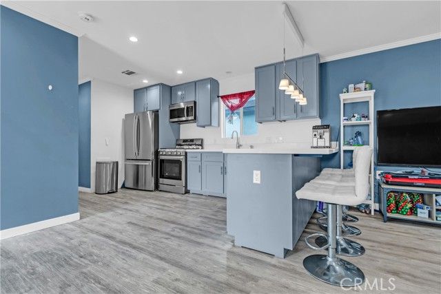 7745 Radford Ave, Los Angeles, CA 91605