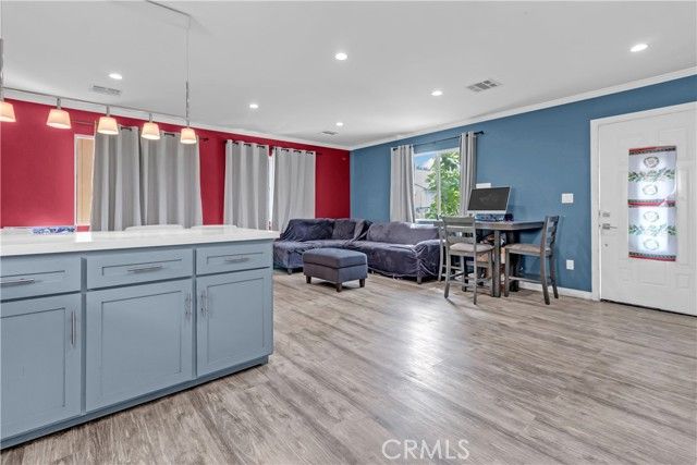 7745 Radford Ave, Los Angeles, CA 91605