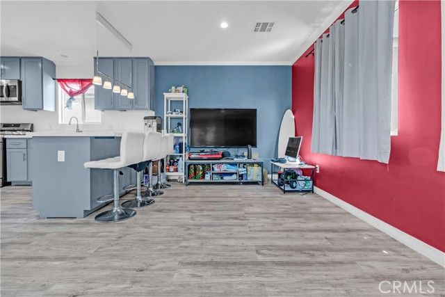 7745 Radford Ave, Los Angeles, CA 91605