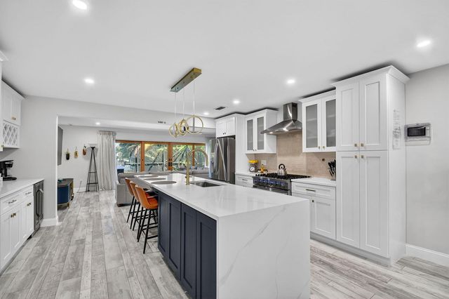 8416 Pine Tree Lane, West Palm Beach, FL 33406