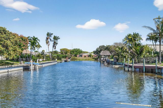 8416 Pine Tree Lane, West Palm Beach, FL 33406