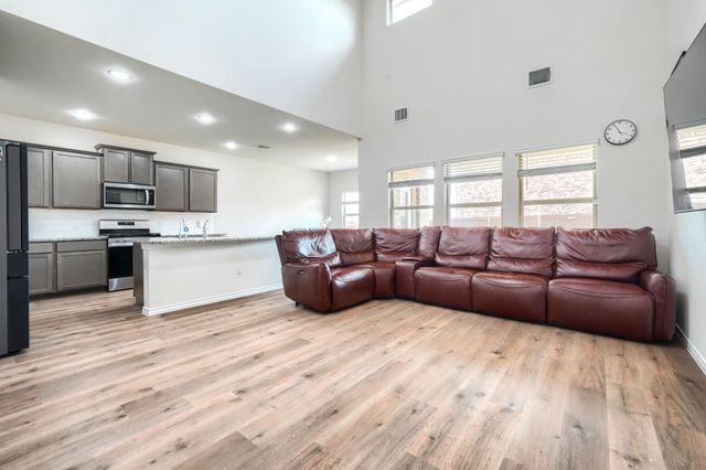 901 Emerald Gate Drive, Princeton, TX 75407