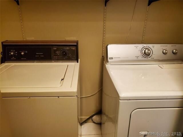 38 Padanaram Avenue 20-B, Danbury, CT 06811