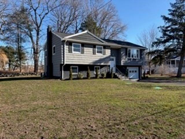 1 Overbrook Rd, Middleton, MA 01949