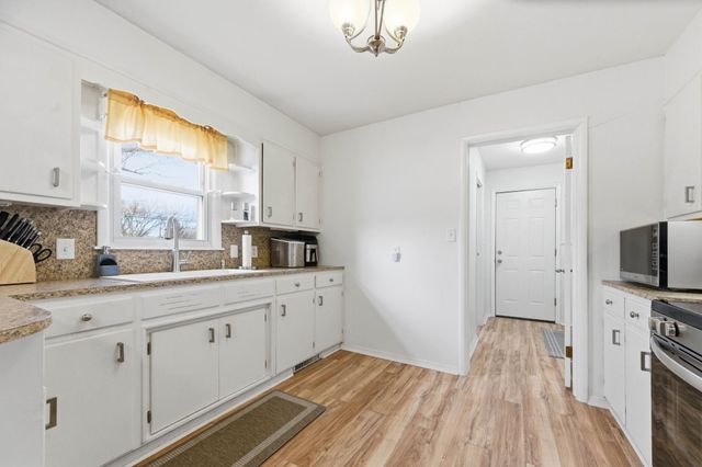 421 Epp St, Andover, KS 67002