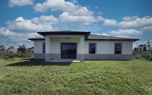 2610 20th W, Lehigh Acres, FL 33971