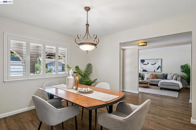 7403 Hillsdale Dr, Pleasanton, CA 94588