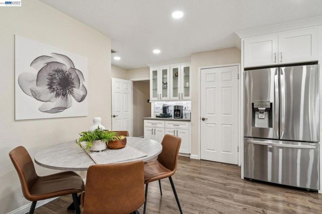 7403 Hillsdale Dr, Pleasanton, CA 94588