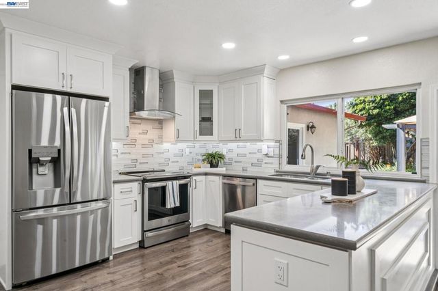7403 Hillsdale Dr, Pleasanton, CA 94588