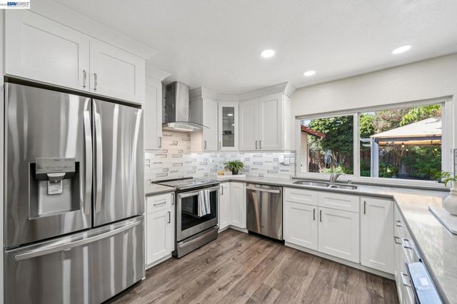 7403 Hillsdale Dr, Pleasanton, CA 94588