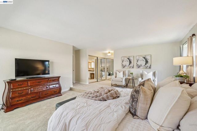 7403 Hillsdale Dr, Pleasanton, CA 94588