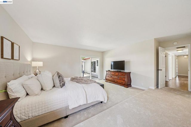 7403 Hillsdale Dr, Pleasanton, CA 94588
