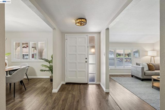 7403 Hillsdale Dr, Pleasanton, CA 94588