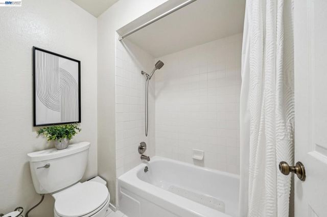 7403 Hillsdale Dr, Pleasanton, CA 94588