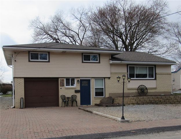 240 Florida Drive, Lower Burrell, PA 15068