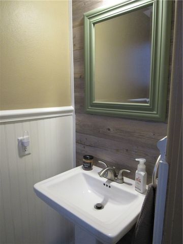 240 Florida Drive, Lower Burrell, PA 15068