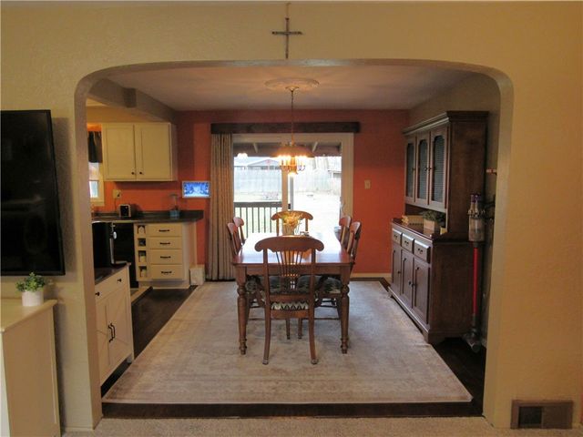 240 Florida Drive, Lower Burrell, PA 15068