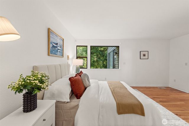 13257 SE 54th Place, Bellevue, WA 98006