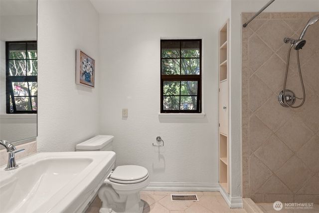13257 SE 54th Place, Bellevue, WA 98006