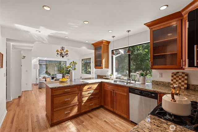 13257 SE 54th Place, Bellevue, WA 98006