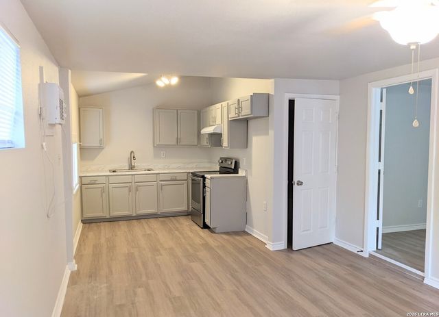 1023 Aganier, San Antonio, TX 78212