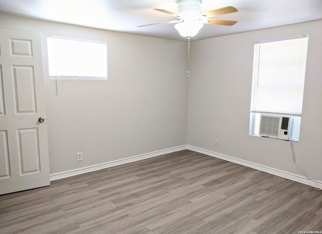 1023 Aganier, San Antonio, TX 78212