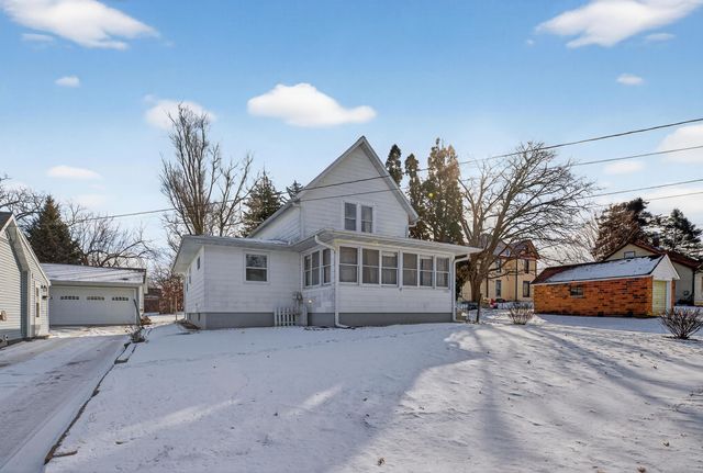 105 Taylor Street, Traer, IA 50675