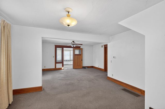 105 Taylor Street, Traer, IA 50675