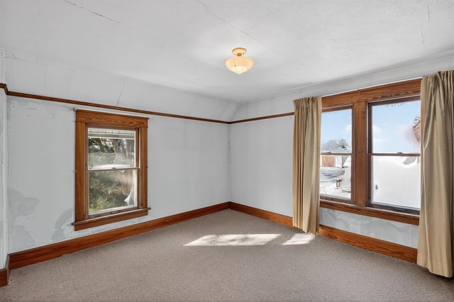 105 Taylor Street, Traer, IA 50675