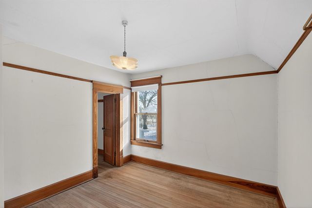 105 Taylor Street, Traer, IA 50675