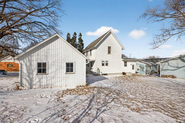 105 Taylor Street, Traer, IA 50675