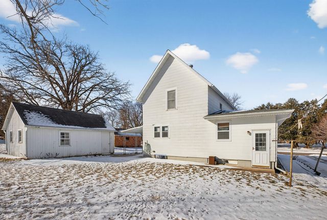 105 Taylor Street, Traer, IA 50675