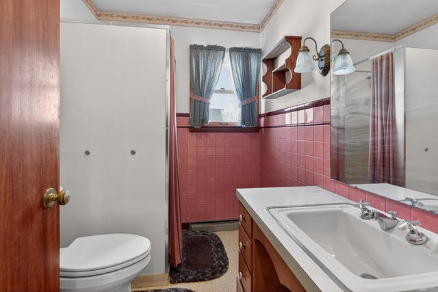 105 Taylor Street, Traer, IA 50675