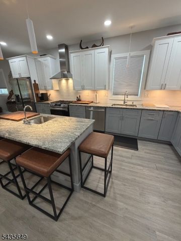 25 Richards Rd, Hopatcong Boro, NJ 07843