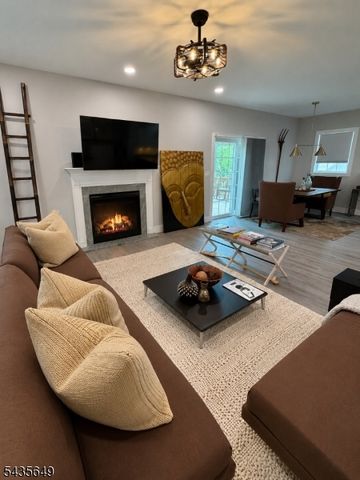 25 Richards Rd, Hopatcong Boro, NJ 07843