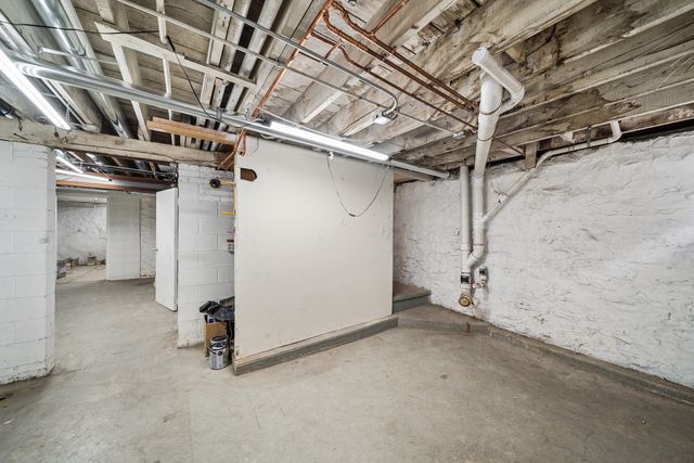 323 S Hale Street, Wheaton, IL 60187