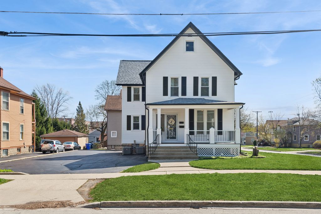 323 S Hale Street, Wheaton, IL 60187