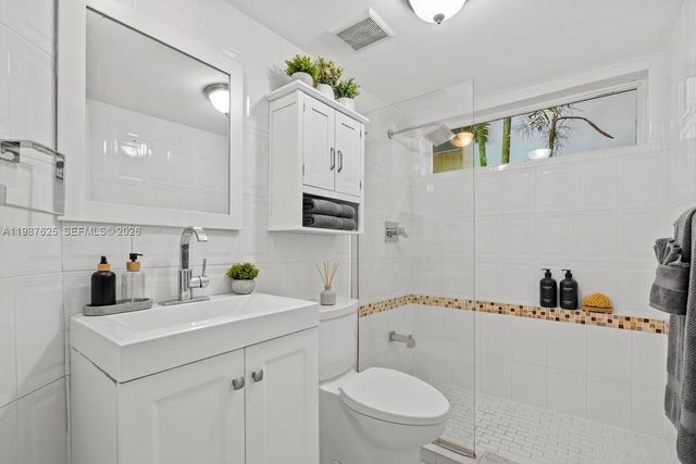 4000 Alhambra Cir, Coral Gables, FL 33146