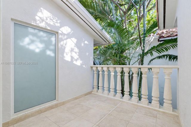 4000 Alhambra Cir, Coral Gables, FL 33146