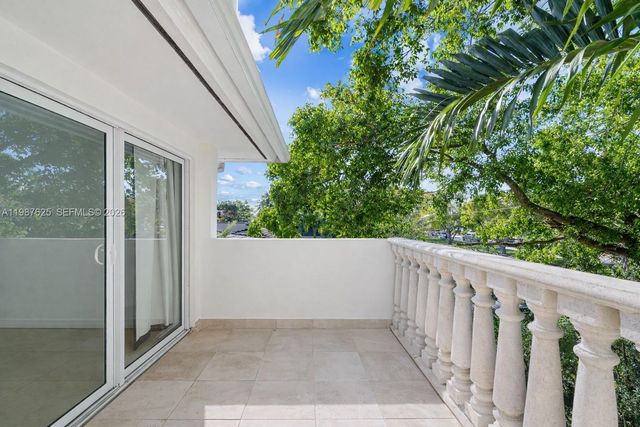 4000 Alhambra Cir, Coral Gables, FL 33146