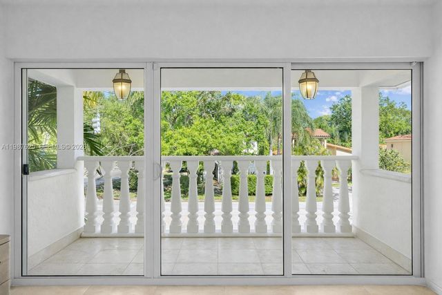 4000 Alhambra Cir, Coral Gables, FL 33146