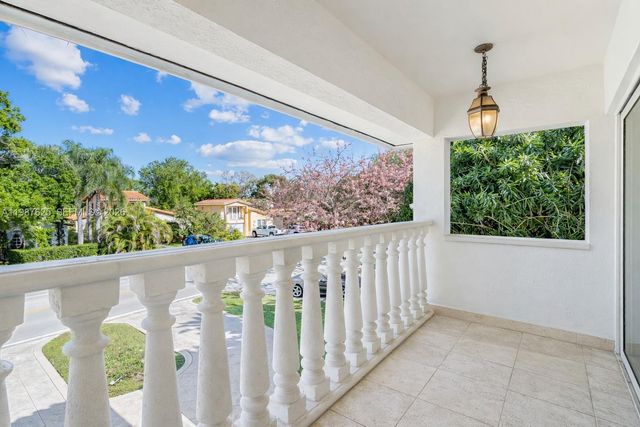 4000 Alhambra Cir, Coral Gables, FL 33146