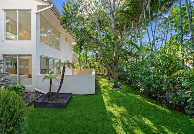 4000 Alhambra Cir, Coral Gables, FL 33146